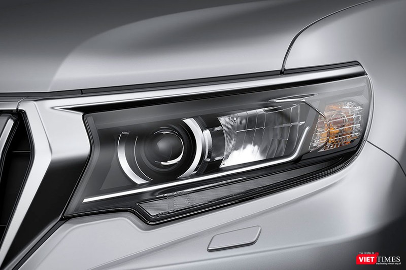 Đấu với Ford Explorer, Toyota LandCruiser Prado 2017 chốt giá 2,262 tỷ đồng  ảnh 3