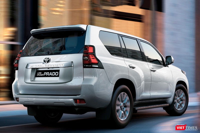 Đấu với Ford Explorer, Toyota LandCruiser Prado 2017 chốt giá 2,262 tỷ đồng  ảnh 7