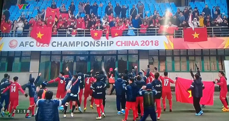 Cảm xúc bùng nổ trong trận đấu hay nhất của bóng đá Việt Nam ảnh 2