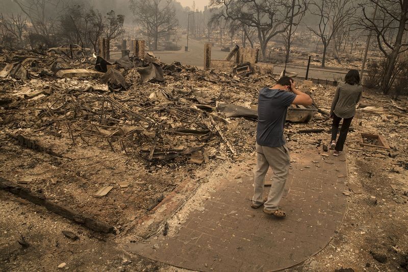 Ngọn lửa đã thiêu rụi khu dân cư tại làng Fountaingrove. Nguồn: BloomBerg.