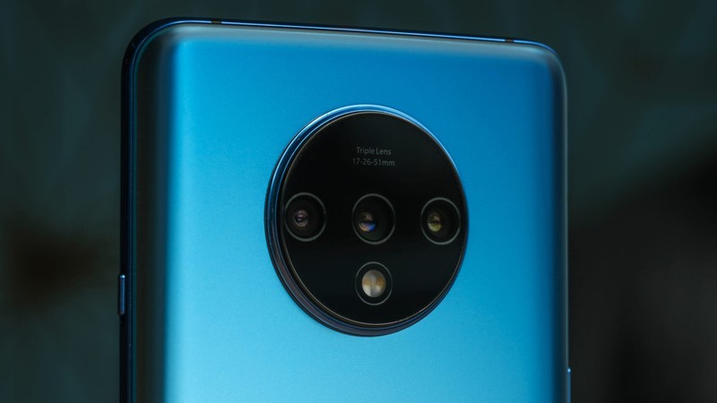 Camera là điểm nhấn trên chiếc điện thoại OnePlus 7T (Ảnh: androidauthority.com) Camera là điểm nhấn trên chiếc điện thoại OnePlus 7T (Ảnh: androidauthority.com)