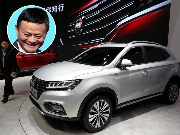 Jack Ma lựa chọn chiếc ô tô "cây nhà lá vườn" do chính tập đoàn Alibaba sản xuất (Ảnh: AP1) Jack Ma lựa chọn chiếc ô tô "cây nhà lá vườn" do chính tập đoàn Alibaba sản xuất (Ảnh: AP1)