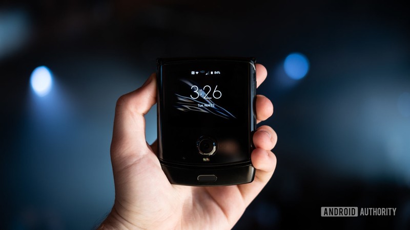 Nếu là bạn, bạn có lựa chọn chiếc điện thoại này? (Ảnh; Android Authority)