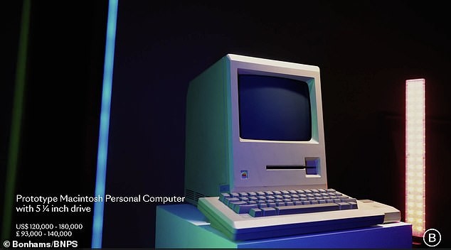 Chiếc máy tính bị khai tử chỉ sau vài năm phát hành (Ảnh: Dailymail)