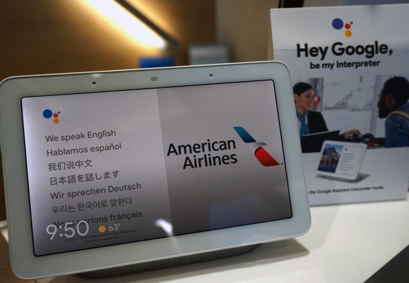 Hiện tại hệ thống phiên dịch này đang được tích hợp ở phòng chờ của American Airlines tại sân bay Quốc tế Los Angeles (Ảnh: Engadget) Hiện tại hệ thống phiên dịch này đang được tích hợp ở phòng chờ của American Airlines tại sân bay Quốc tế Los Angeles (Ảnh: Engadget)