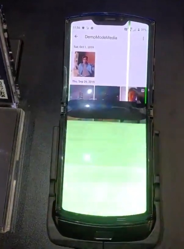 Một số chiếc đã bị hỏng màn hình dưới (Ảnh: Arstechnica)