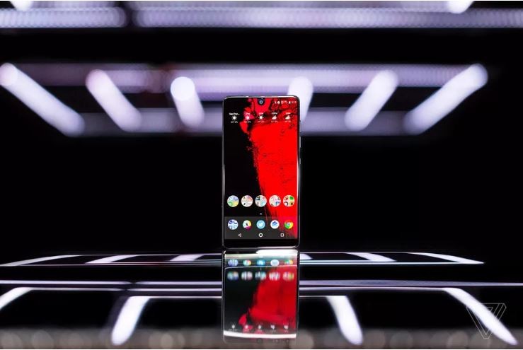 Chiếc điện thoại đầu tiên và cũng là duy nhất của hãng Essential (Ảnh: The Verge)