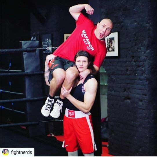 Cô gái khỏe không khác gì một người đàn ông (Nguồn: Twitter) Cô gái khỏe không khác gì một người đàn ông (Nguồn: Twitter)