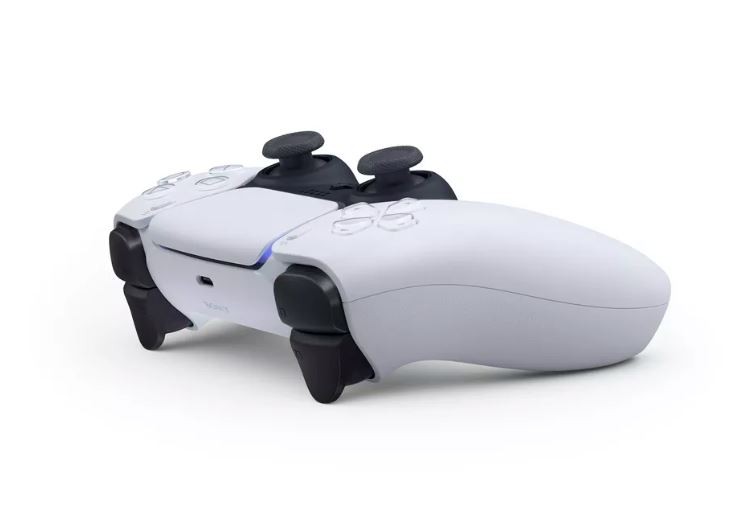 Các góc trên chiếc DualSense được bo tròn (Ảnh: Theverge)