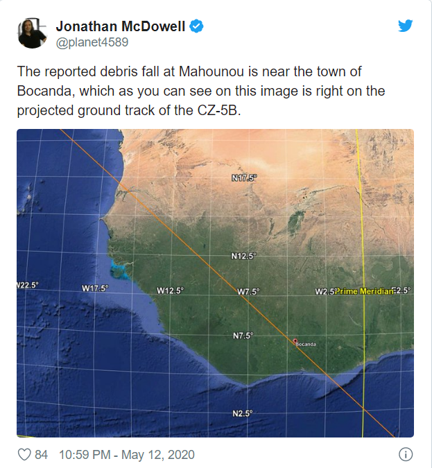 Jonathan McDowell cho biết tên lửa Long March 5B đã bay qua 1 thị trấn tại Bờ Biển Ngà (Nguồn: Twitter) Jonathan McDowell cho biết tên lửa Long March 5B đã bay qua 1 thị trấn tại Bờ Biển Ngà (Nguồn: Twitter)