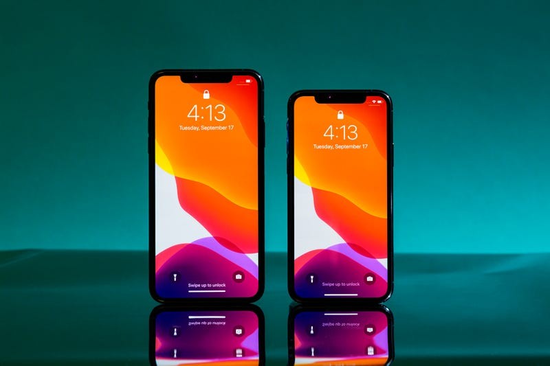 iPhone 11 Pro Max (trái) iPhone 11 Pro (phải) (Ảnh: Businiess Insider)