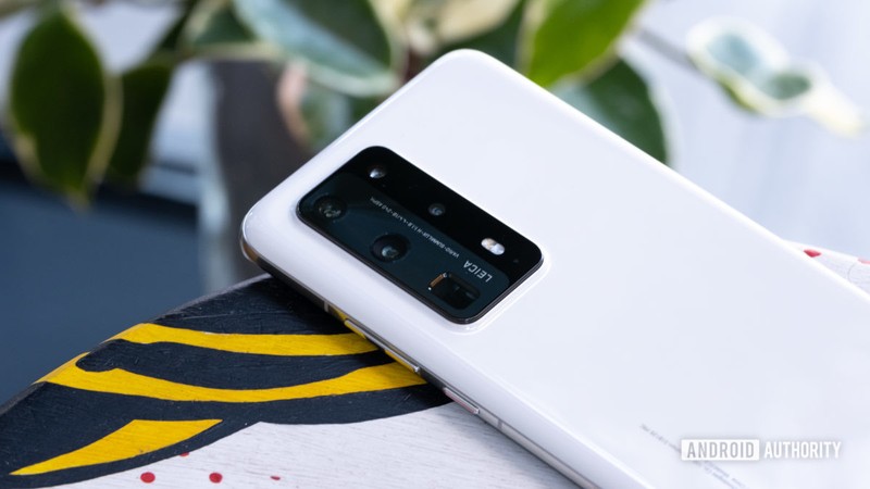 Cụm camera chính là điểm nổi bật trên chiếc Huawei P40 Pro Plus (Ảnh: Android Authority)