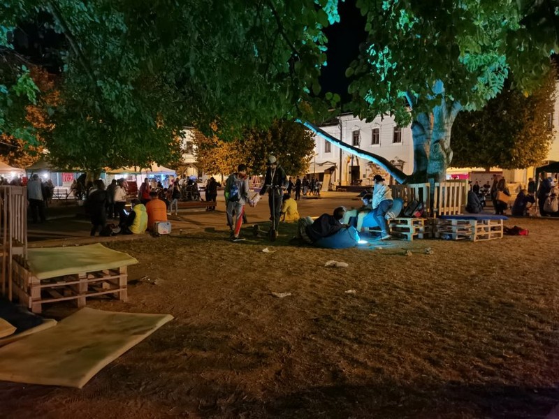 Khả năng zoom tốt hơn người đàn anh P30 Pro rất nhiều nhờ hệ thống quang học vượt trội (Ảnh: Android Authority)