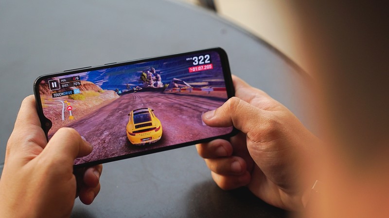 Trải nghiệm chơi game trên chiếc Galaxy A20s không thực sự tốt (Ảnh: GadgetMatch)