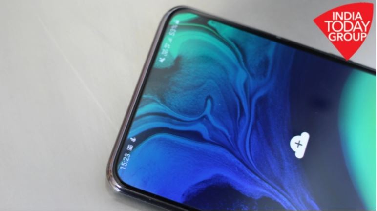 Trọng lượng nặng là một điểm trừ của Samsung Galaxy A80 (Ảnh: IndiaToday)