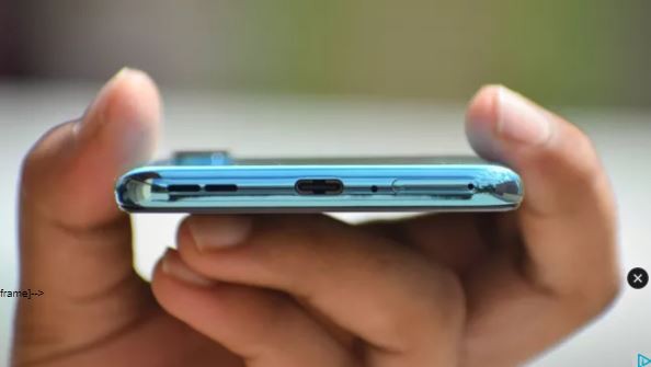 OnePlus Nord 5G không được trang bị giắc cắm tai nghi 3.5mm (Ảnh: Techradar)