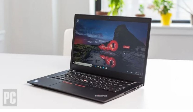 Lenovo ThinkPad T490s có thiết kế mỏng nhẹ (Ảnh: PC Mag) Lenovo ThinkPad T490s có thiết kế mỏng nhẹ (Ảnh: PC Mag)