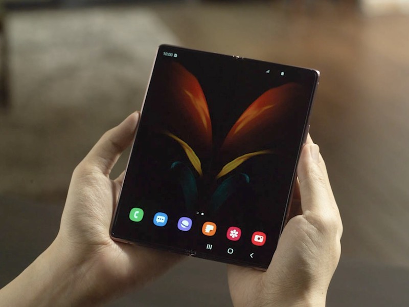 Gần như không thấy phần viền gập trên Samsung Galaxy Z Fold 2 (ảnh: Android Central)