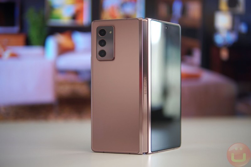 Cụm camera sau của Samsung Galaxy Z Fold 2 (Ảnh: Uber Gizmo)