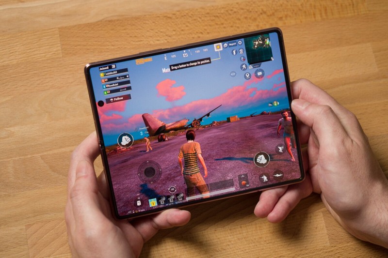 Samsung Galaxy Z Fold 2 sở hữu hiệu năng khủng (Ảnh: Phone Arena)