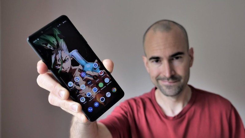 Sony Xperia 10 II chỉ có duy nhất 1 loa ngoài ở phía cạnh dưới máy (Ảnh: Tech Spurt)