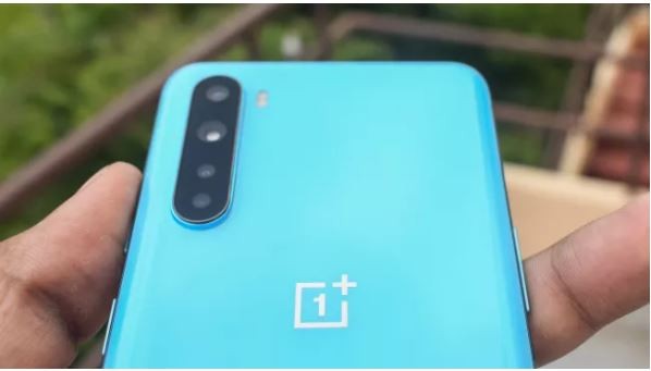 Cụm camera sau của OnePlus Nord 5G (Ảnh: Techradar)