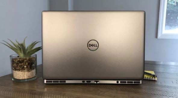 Dell Precision 7550 sở hữu một thiết kế cứng cáp (Ảnh: Laptop Mag)