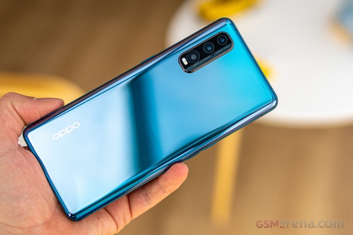 OPPO Find X2 sở hữu thiết kế mỏng nhẹ (Ảnh: GSM Arena)