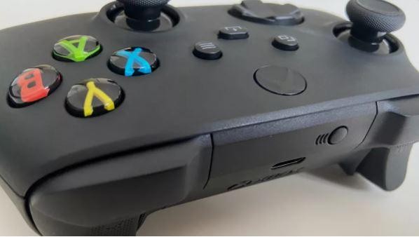 Tay cầm Xbox Series X (Ảnh: Tech Radar)