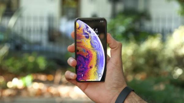 iPhone XS Max (Ảnh: Tech Radar)