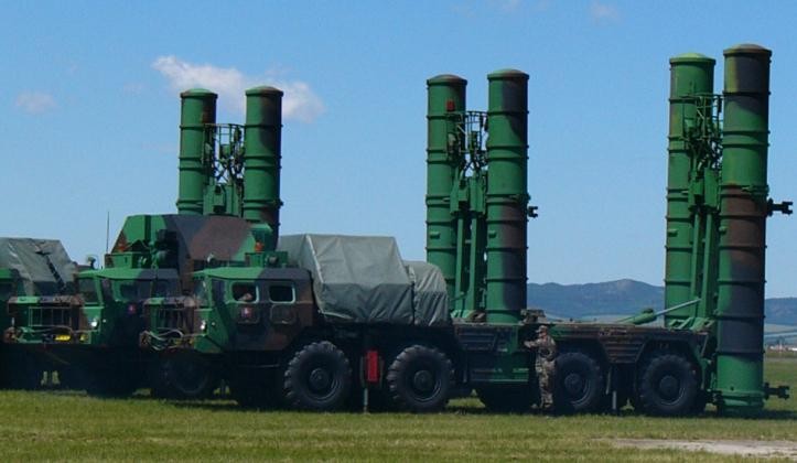 Hệ thống phòng không S-300PT mà Ukraine đang sử dụng (Ảnh: Military Watch Magazine)