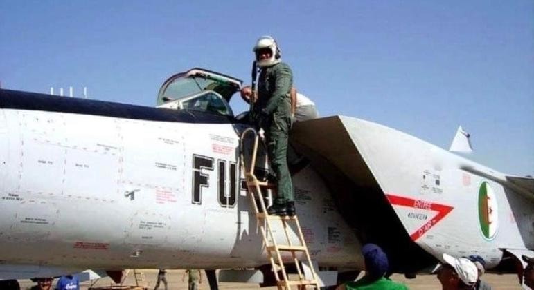 Tiêm kích MiG-25 Foxbat của lực lượng Không quân Algeria (Ảnh: Military Watch Magazine)