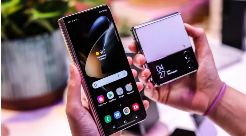 Samsung Galaxy Z Fold 4 và Z Flip 4 (Ảnh: Cnet) Samsung Galaxy Z Fold 4 và Z Flip 4 (Ảnh: Cnet)