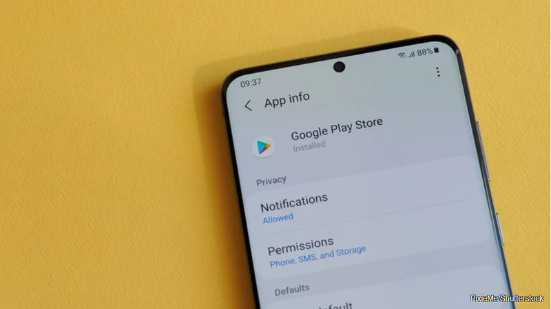 Cấp cho ứng dụng quá nhiều quyền không cần thiết (Ảnh: Slash Gear)