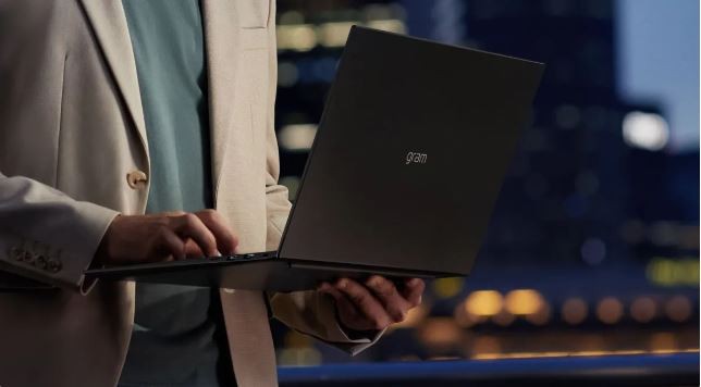 Laptop Gram Style của LG (Ảnh: CNET)
