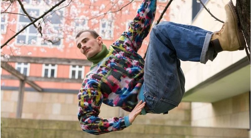 Camera sẽ không nhận dạng được người mặc, hoặc nó sẽ nghĩ rằng người mặc là một trong những động vật được lồng ghép vào các hoa văn trên trang phục (Ảnh: Peta Pixel)