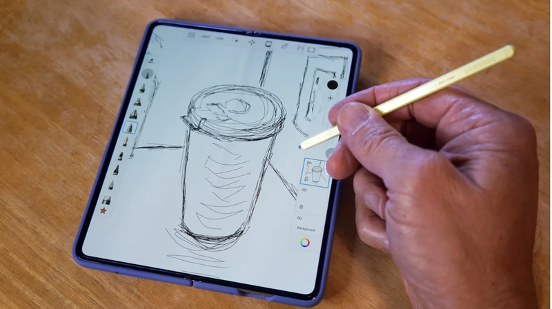 Người dùng mong đợi Samsung sẽ tặng kèm bút S Pen khi mua Samsung Galaxy Z Fold 6 (Ảnh: Gizmodo)