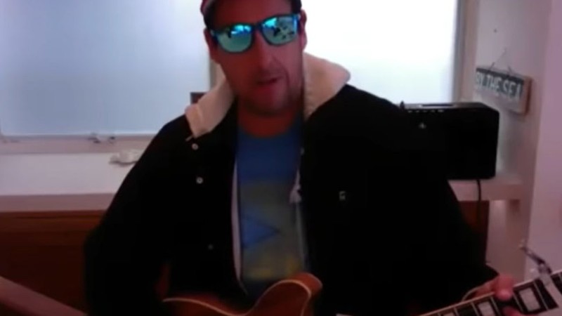 Anh cũng thường xuyên đăng tải những hình ảnh vui vẻ tại nhà.