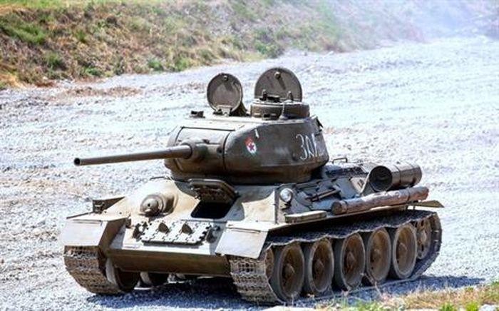Xe tăng T-34 của Liên Xô- sản phẩm của nền công nghiệp quốc phòng Liên Xô và là nỗi khiếp đảm đối với phát xít Đức trong Thế chiến II (Ảnh: TASS)