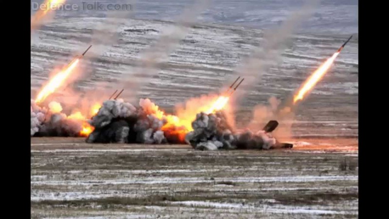 Hệ thống Tos-S1 Buratino khai hỏa diệt mục tiêu trong cuộc tập trận