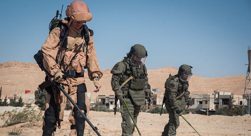 Công binh Nga rà phá bom mìn tại khu vực vừa được giải phóng tại Syria