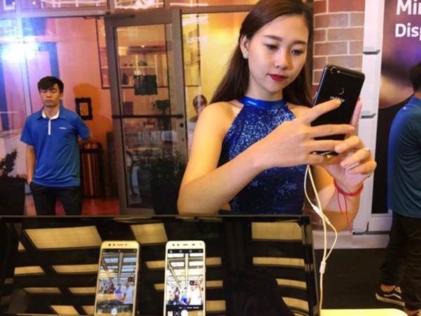 Smartphone sử dụng màn hình vô cực và camera kép với nhiều cải tiến vượt trội