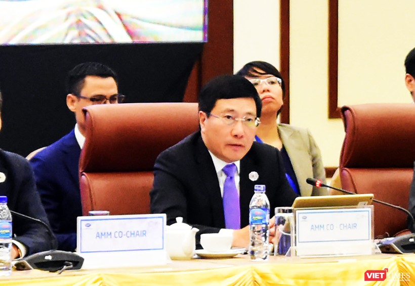 Phó Thủ tướng, Bộ trưởng Ngoại giao Phạm Bình Minh, Chủ tịch Ủy ban Quốc gia APEC 2017 chủ trì Hội nghị liên Bộ trưởng Ngoại giao - Kinh tế (AMM) lần thứ 29 của Diễn đàn Hợp tác kinh tế châu Á – Thái Bình Dương (APEC)