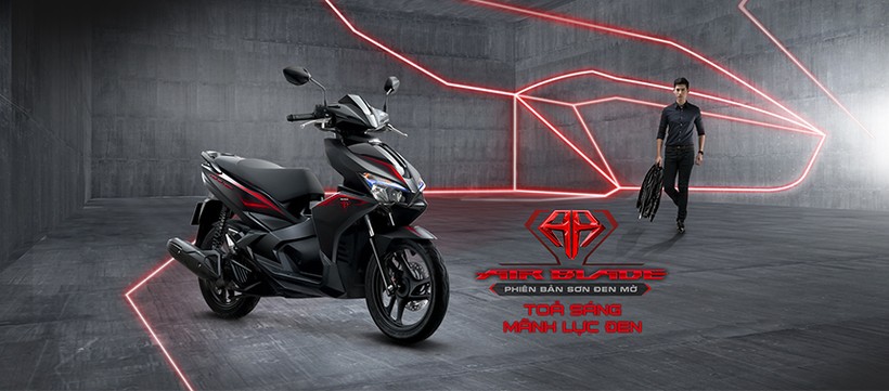 Mẫu xe Air Blade 125cc sơn đen mờ.