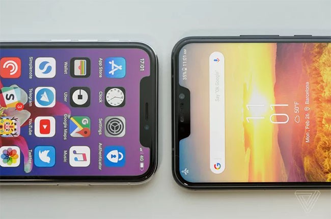 iPhone X và Zenfone 5 (ảnh: The Verge)