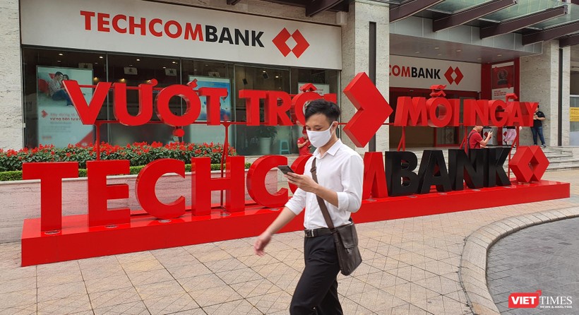 Techcombank cán mốc lợi nhuận 'tỉ đô' 