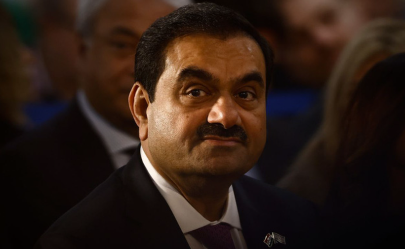 Cuộc khủng hoảng đã khiến tỷ phú Gautam Adani mất ngôi giàu nhất châu Á chỉ sau một đêm (Ảnh: Bloomberg)