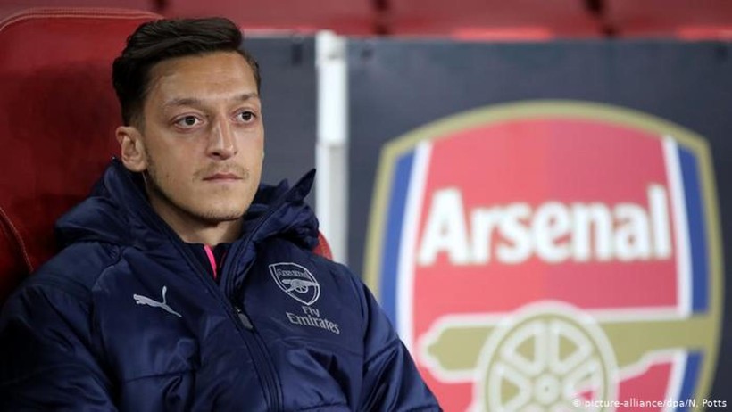 Mesut Ozil, cầu thủ đang gây nên cơn bão trên mạng ở Trung Quốc do bài thơ về vấn đề người Duy Ngô Nhĩ.