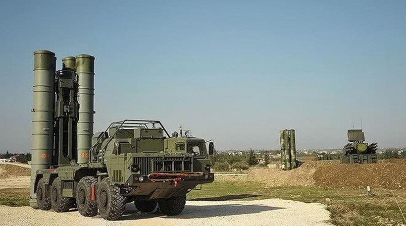 S-300 va Pantsir-1 cua Syria.jpg