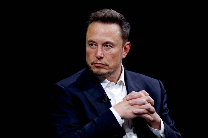 Elon Musk có thể trở thành tỷ phú nghìn tỷ USD vào năm 2027 (Ảnh: Reuters).